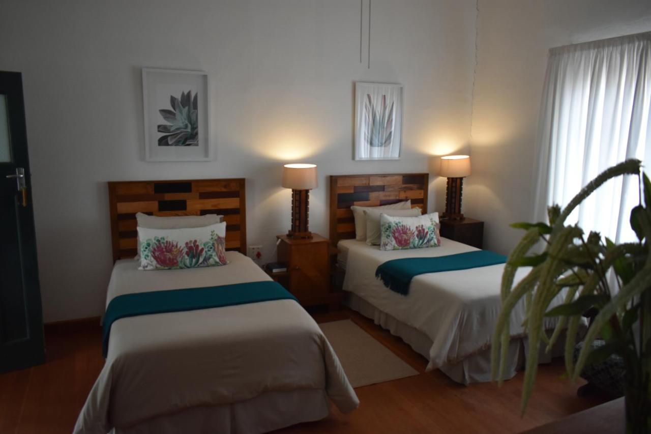 Steytlerville Royal Hotel Esterno foto