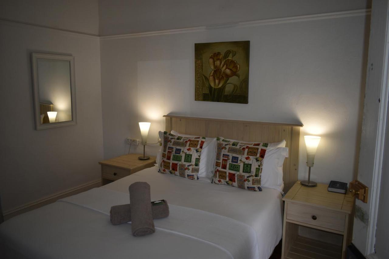 Steytlerville Royal Hotel Esterno foto