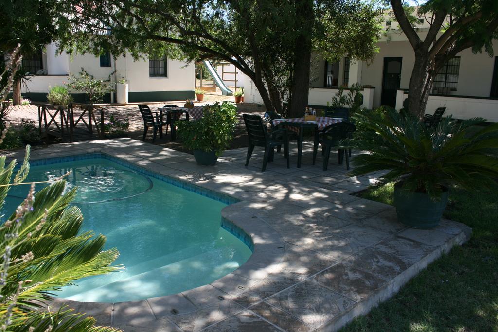 Steytlerville Royal Hotel Esterno foto