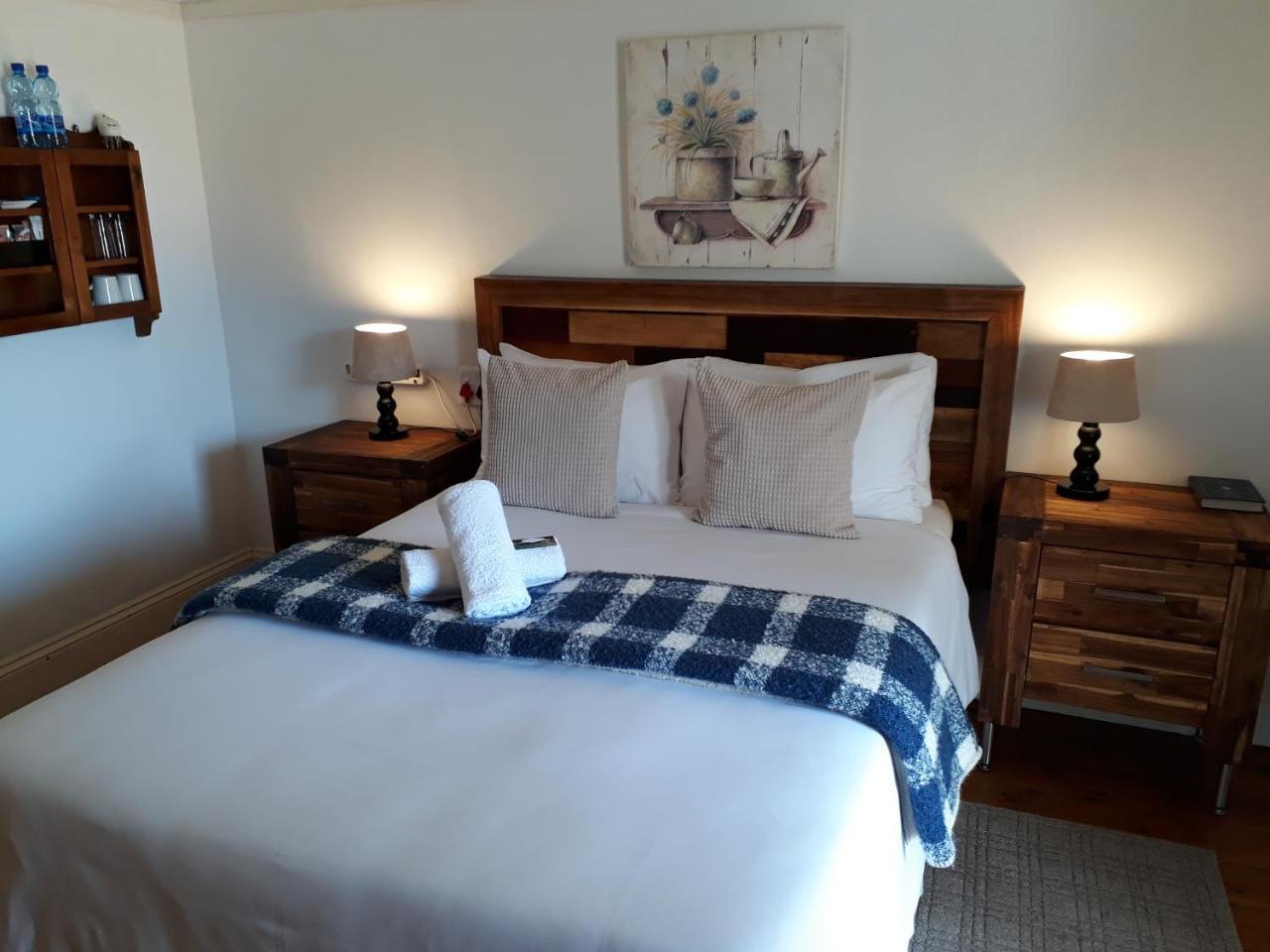 Steytlerville Royal Hotel Esterno foto